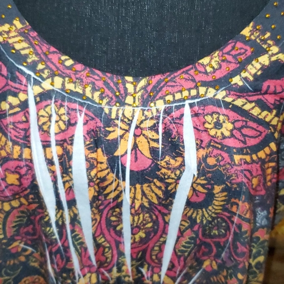 🍀Blouse with gold metal embellishments - Picture 2 of 3